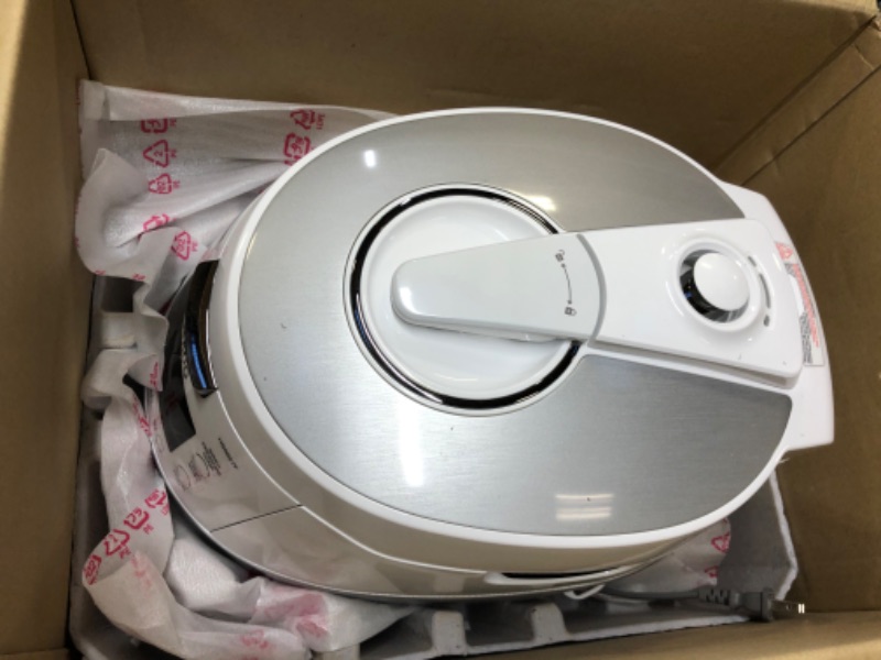 Photo 1 of Cuckoo CRP-HS06W Rice Cooker - White/Silver
