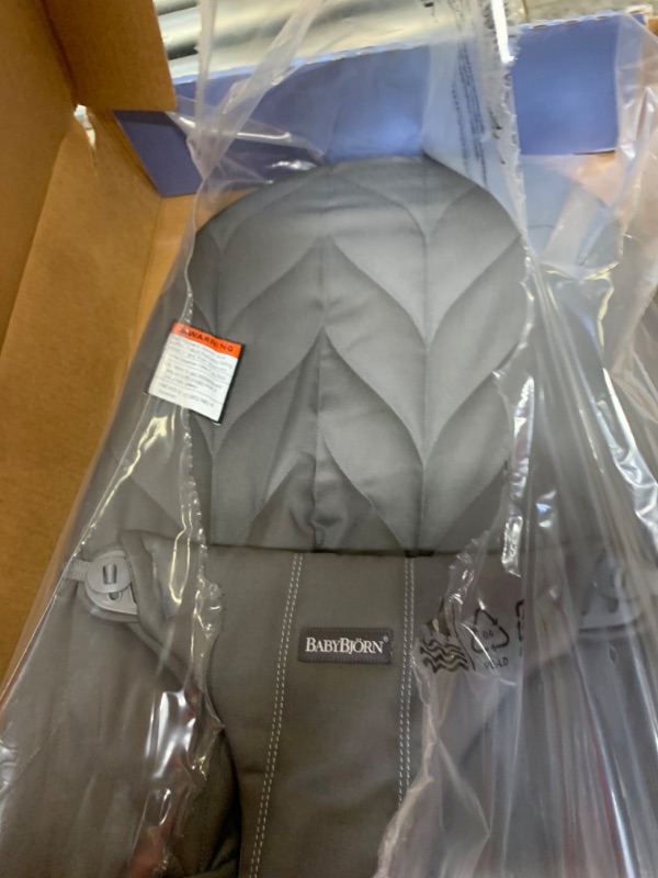 Photo 4 of BabyBjörn Bouncer Bliss, Dark Gray Frame, Cotton, Petal Quilt, Anthracite, Box Packaging Damaged, Item is New

