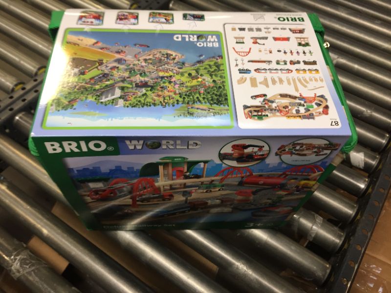 Photo 4 of Deluxe Train Railway Play Set
BRIO