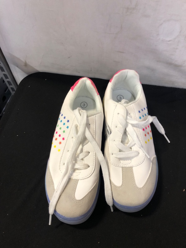Photo 1 of GIRLS SHOES 
SIZE 3