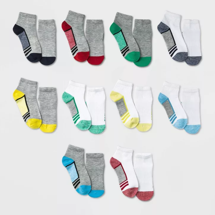 Photo 1 of Boys' 10pk Lightweight Ankle Socks , SIZEE M, MISSING 1 PAIR
