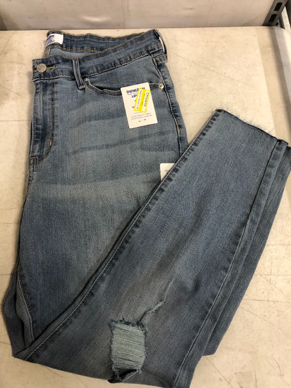 Photo 2 of DENIZEN® from Levi's® Women's High-Rise Skinny Jeans -  16M / W33 / L30
