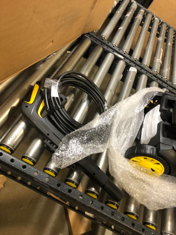 Photo 6 of Stanley SHP2150 Portable Electric Pressure Washer, 2150 PSI, 1.4 GPM, 13 AMP, with Metal Lance, Foam Cannon, M22 Trigger Gun, 25' Hose, Quick Connect Nozzles
