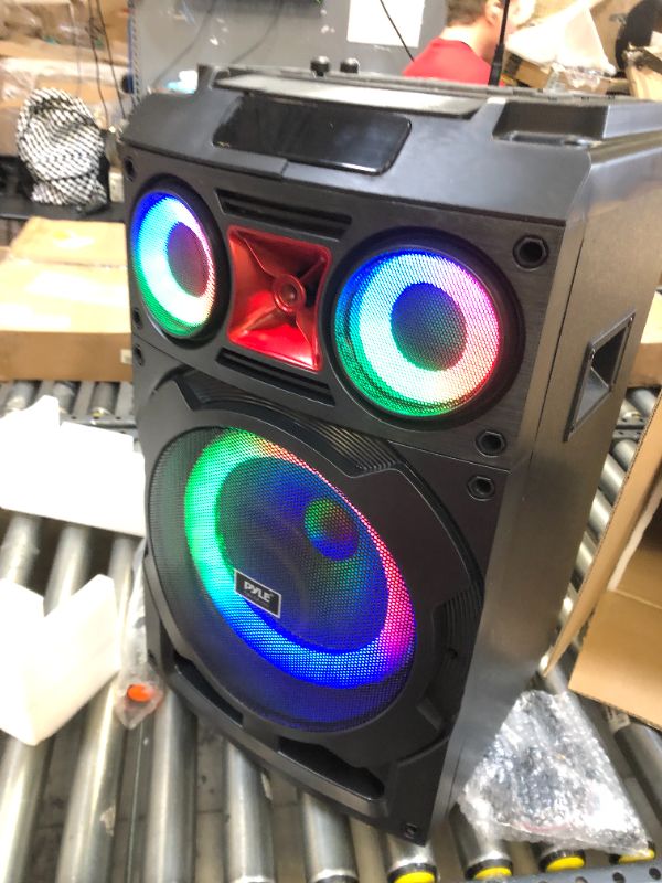 Photo 8 of Portable Bluetooth PA Speaker System - 800W 10” Rechargeable Speaker, TWS, Party Light, LED Display, FM/AUX/MP3/USB/SD, Wheels - Wireless Mic, Remote Control, Tablet Holder Included - Pyle PHP210DJT------there is a crack on the top part view pictures 
