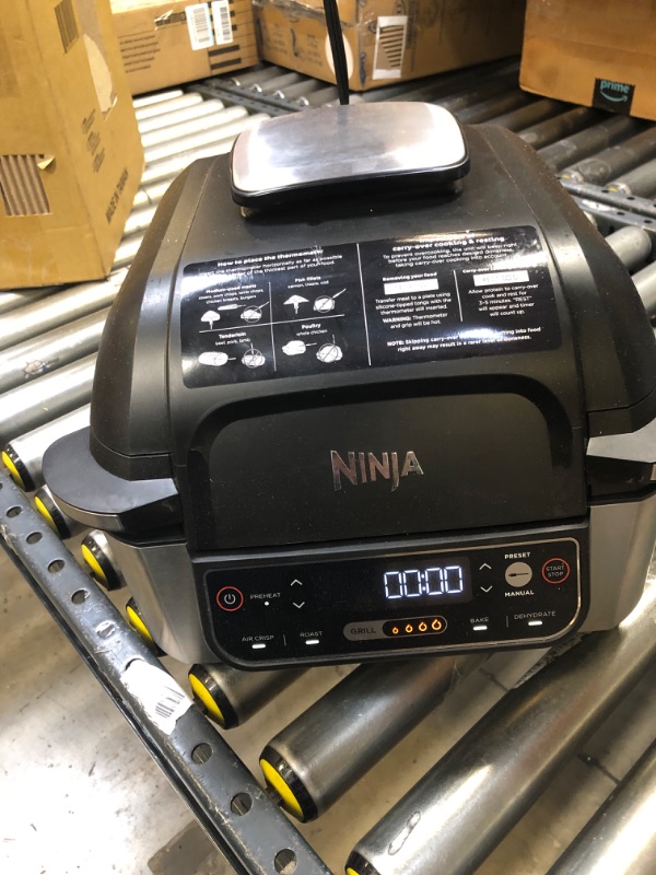 Photo 4 of Ninja Foodi 5-in-1 Indoor Grill with Integrated Smart Probe, 3.9 L (4 qt.) Air Fryer---cleaning needed 
