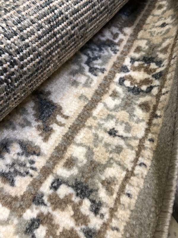 Photo 1 of area rug 2'x3' 