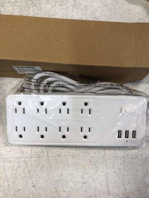 Photo 2 of Power Strip with USB, Beesmall 6 Outlets 3 USB WHITE