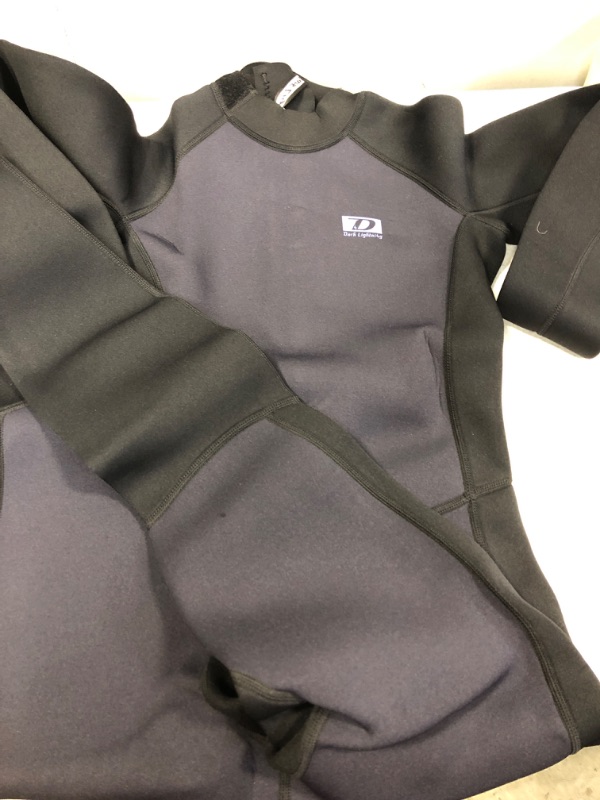 Photo 2 of Dark Lightning Wetsuits for Men and Women, Mens/Womens Wet Suit for Cold Water, 3/2mm Wetsuit for Diving Surfing Snorkeling Kayaking Water Sports Sz 8