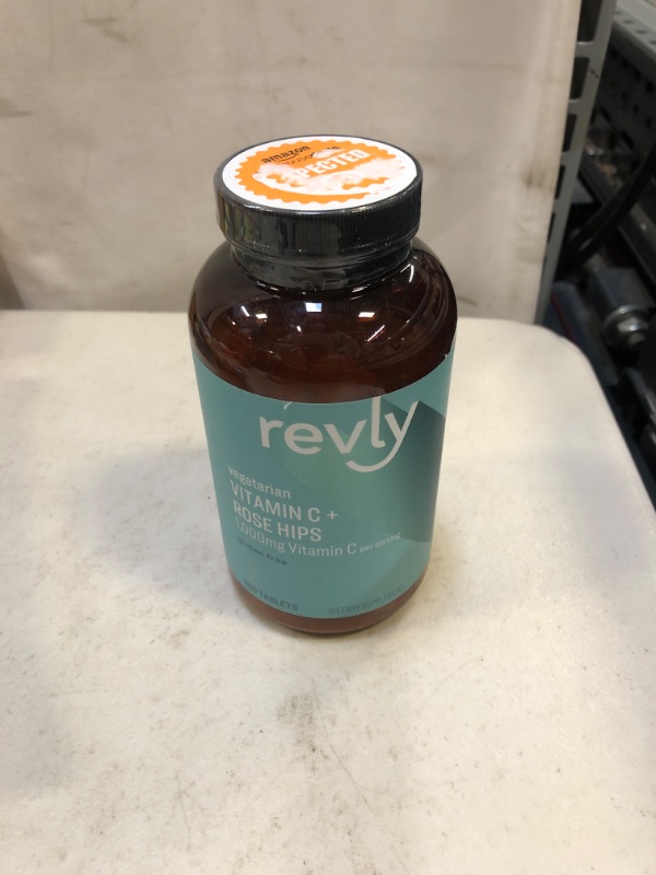 Photo 2 of Amazon Brand - Revly Vitamin C 1,000mg with Rose Hips, Gluten Free, Vegetarian, 300 Tablets
EXP DEC 21 2023