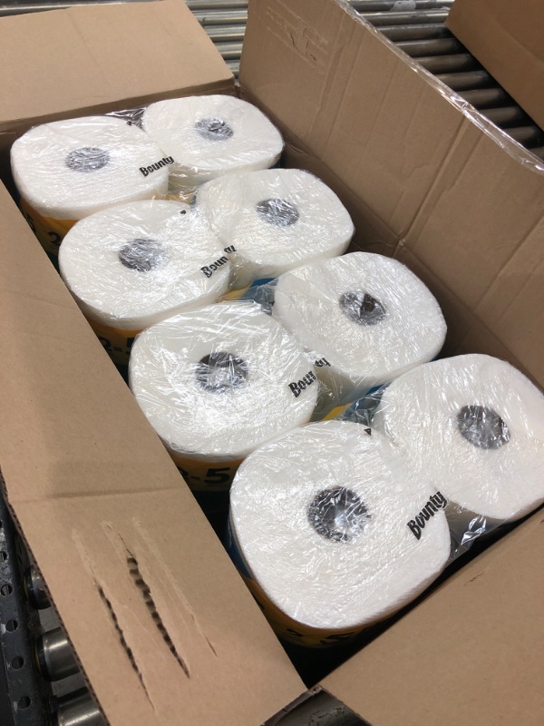 Photo 1 of Bounty Quick Size Paper Towels, White, 4 Packs Of 2 Family Rolls = 8 Family Rolls