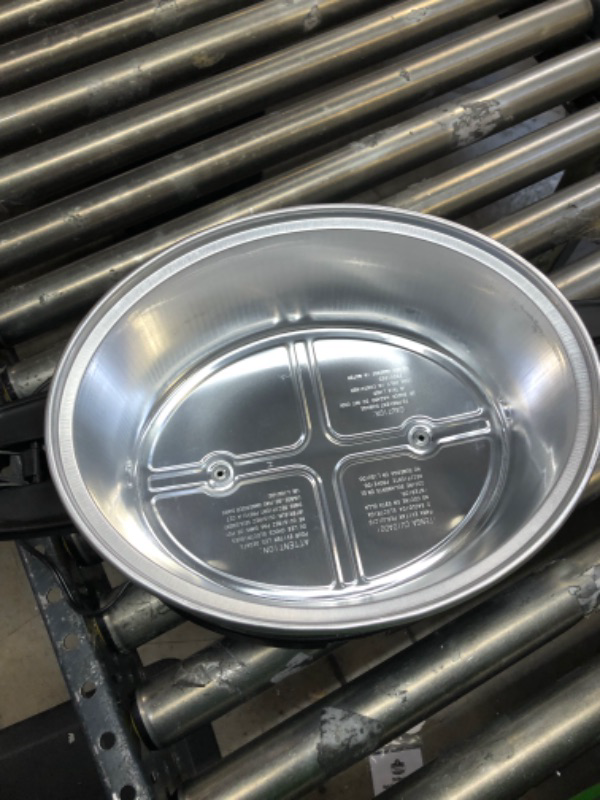 Photo 4 of Hamilton Beach, Stay or Go Programmable Slow Cooker, Portable Stovetop Sear & Cook, 6 Quart, Lid Lock, Silver (33663) Sear and Cook with Lid Lock------lightly used