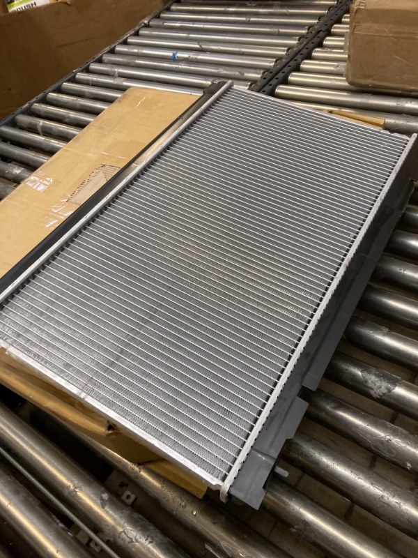 Photo 4 of Denso 221-0504 Radiator