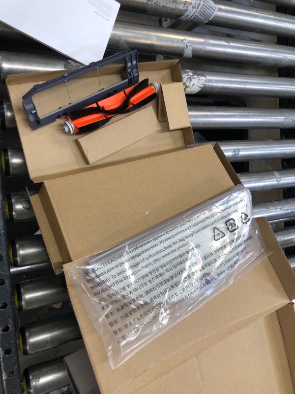 Photo 1 of Roborock E5 Mop Robot Vacuum and Mop, Self-Charging Robotic Vacuum Cleaner, 2500Pa Strong Suction, Wi-Fi Connected, APP Control, Works with Alexa, Ideal for Pet Hair, Carpets, Hard Floors (Black)-------hardly used---------missing some items and hardware
