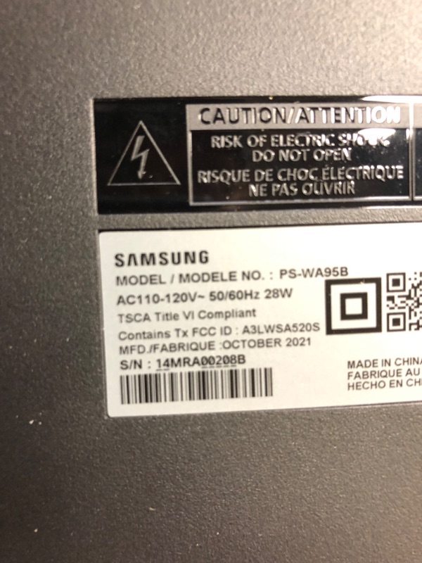 Photo 3 of Samsung - HW-Q900A 7.1.2ch Soundbar with Dolby Atmos - Black **MINOIR COSMETIC DAMAGE** 
