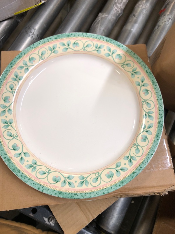 Photo 2 of Pfaltzgraff French Quarter Dinner plates(8 Piece)