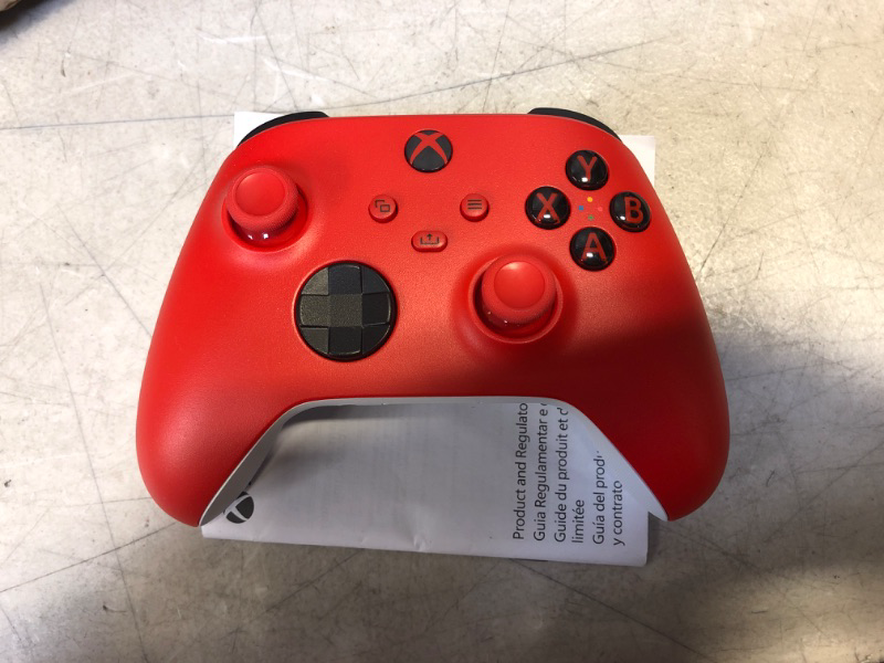 Photo 2 of Xbox Core Wireless Controller – Pulse Red
