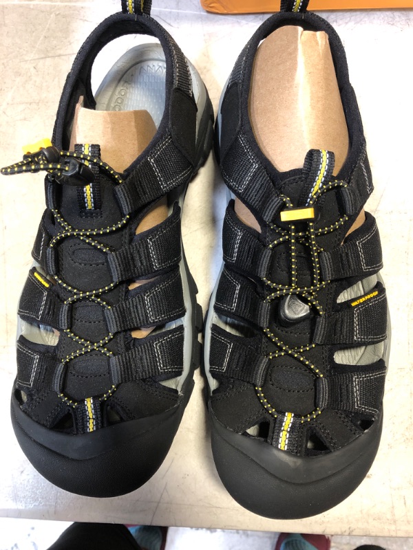 Photo 3 of KEEN Men's Newport H2 Closed Toe Water Sandals  SIZE 11
