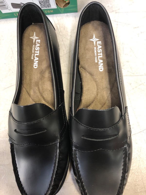 Photo 4 of Eastland Women's Classic II Penny Loafer  SIZE 9
