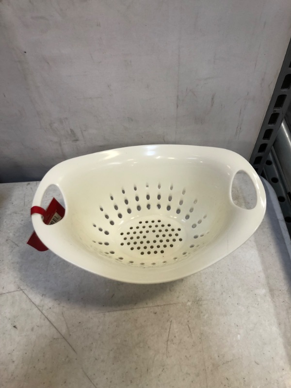 Photo 2 of 1 Quart Gripper Colander, White
