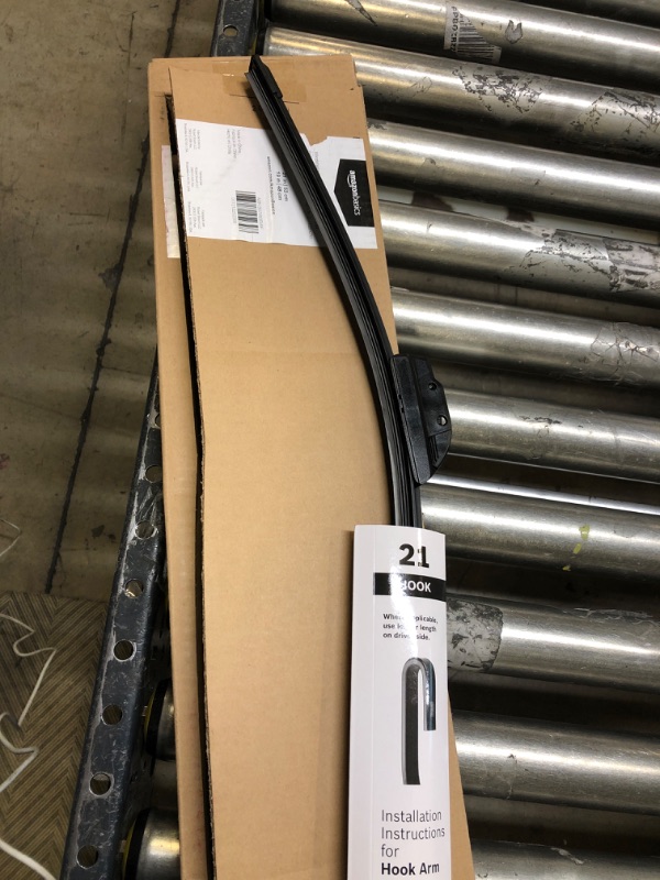 Photo 2 of AmazonBasics - Windshield Wiper Blades (Set of 2) - 21" / 19" Hook Hook 21" / 19"