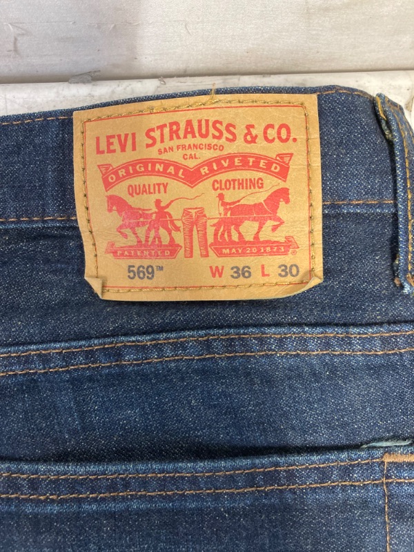 Photo 1 of Levi's Men's 569 Loose Straight Fit Jeans (Stretch) SIZE 36X30
