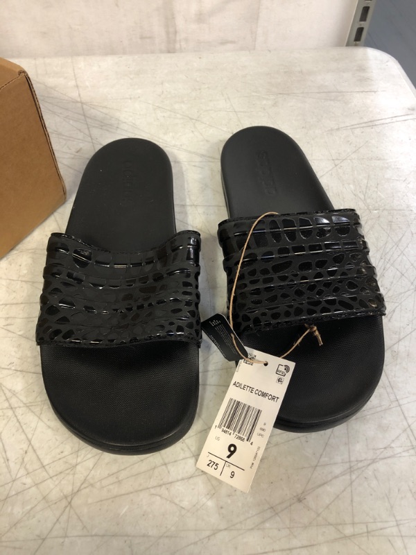 Photo 2 of adidas Unisex-Adult Adilette Slide Sandal
, SIZE 9 