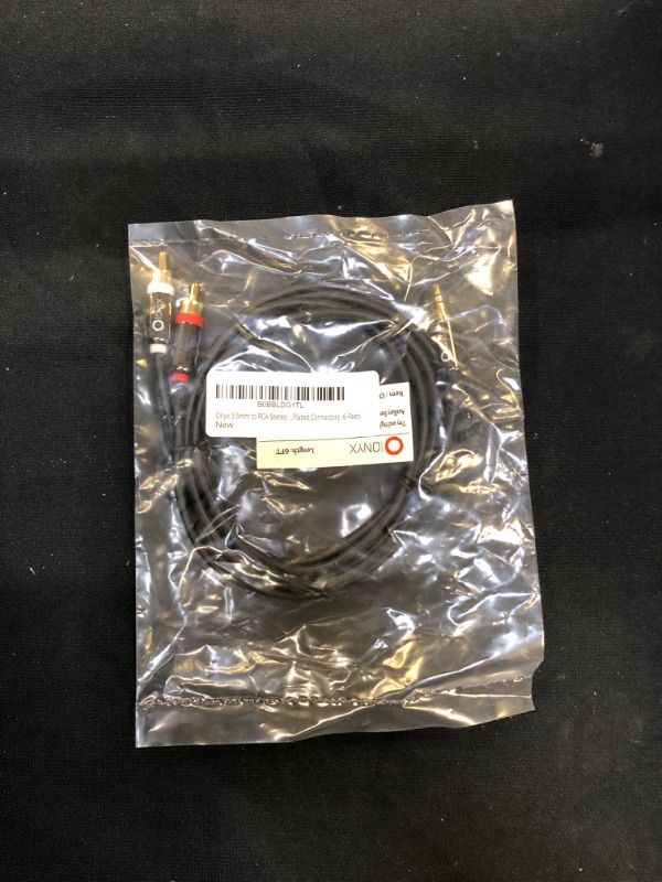 Photo 2 of Onyx 3.5mm to RCA Stereo Audio Cable with Gold Plated Connectors (6-Feet)
