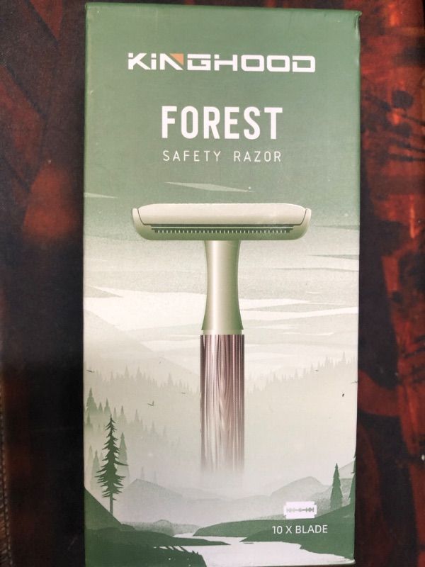 Photo 2 of  Double Edge Safety Razors for Men or Women,Razor with Bamboo Handle & 10 Stainless Steel Blades,Eco Friendly Razor for Body & Face (Gold)