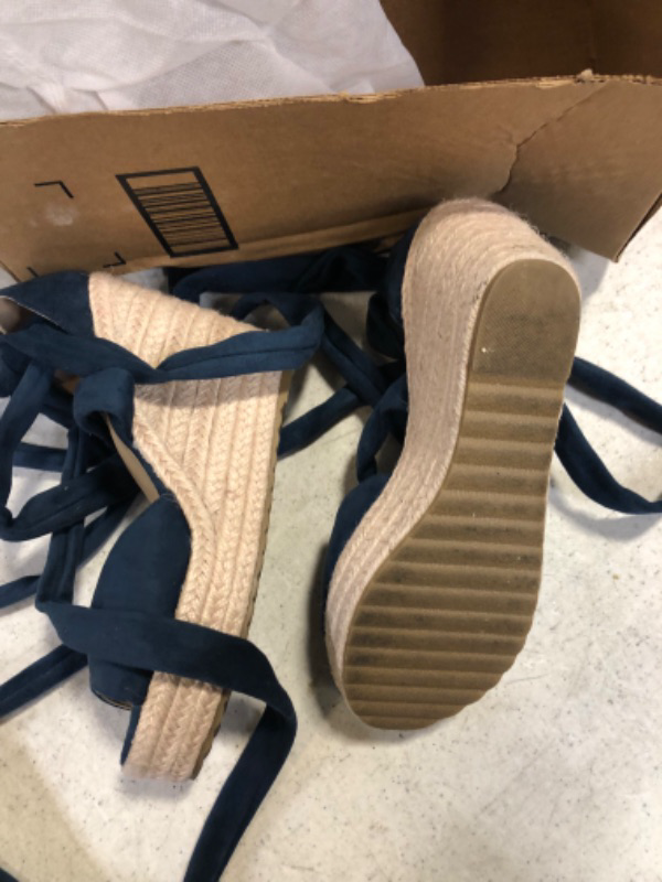 Photo 1 of DREAM PAIRS Womens Open Toe Espadrilles Dressy Platform Sandals Buckle Ankle Strap Stylish Wedges Sandals
SIZE 39 
