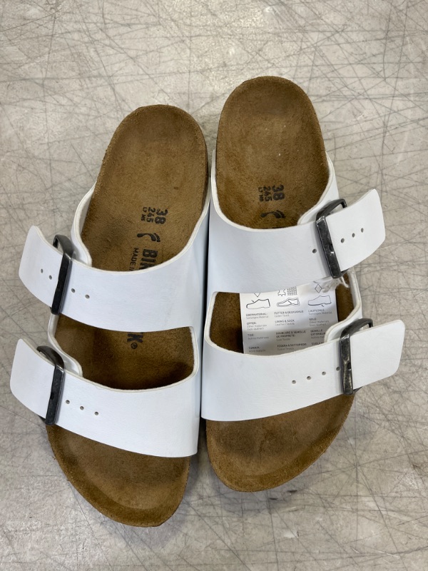 Photo 1 of Birkenstock Women's Arizona
WHITE 
SIZE 7