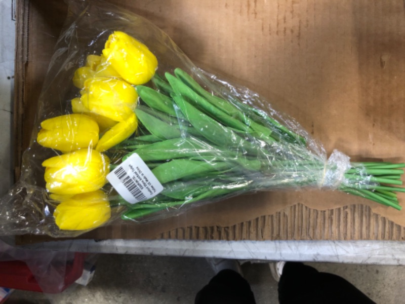 Photo 1 of 20pcs Artificial Tulips PU Touch Single Stem Fake Flower Bouquet Arrangement for Home Party Wedding Decoration (Yellow)
