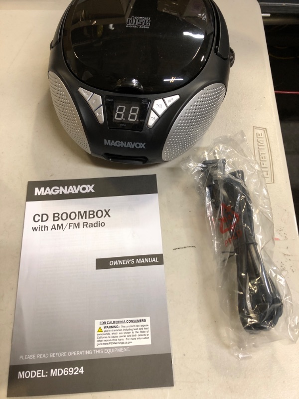 Photo 2 of Magnavox MD6924 CD Boombox with Am & FM Radio