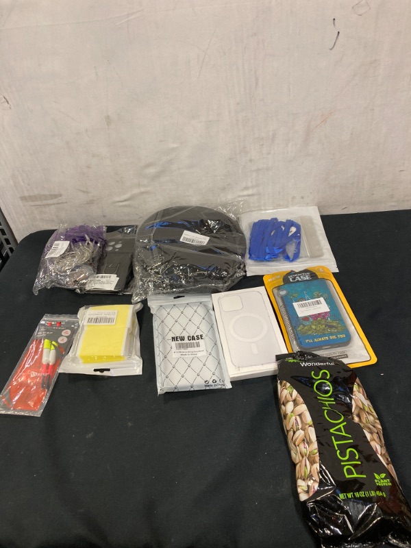 Photo 1 of 10 piece misc item bag lot 
