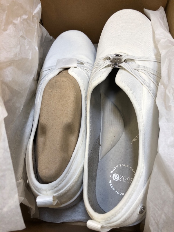 Photo 2 of BZees Women's, Niche Slip-On  SIZE 9