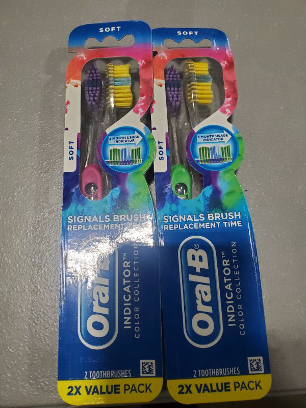 Photo 1 of (2) Oral-B Indicator Color Collection Manual Toothbrush, Soft, 2 Count 