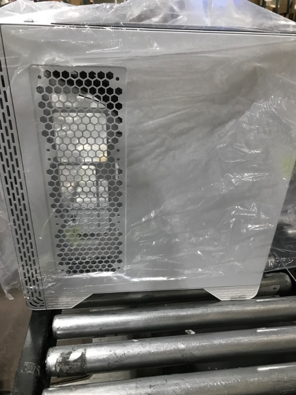 Photo 1 of Thermaltake S300 Tempered Glass Snow Edition ATX Mid-Tower Computer Case with 120mm Rear Fan Pre-Installed CA-1P5-00M6WN-00
SER NO.ca-1p5-00m6wn-00
