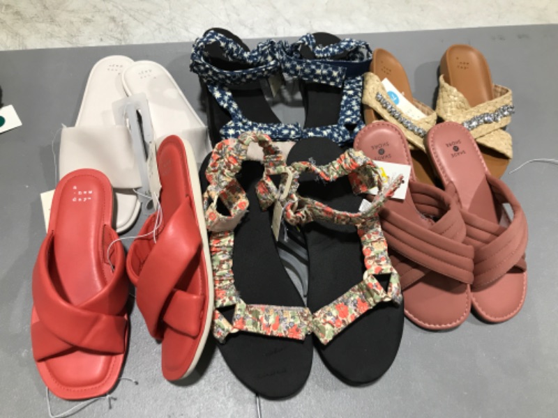 Photo 1 of 6 PAIRS OF WOMENS SANDALS!!! SIZES VARY!!!