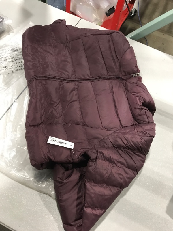 Photo 2 of Amazon Essentials Women's Lightweight Long-Sleeve Full-Zip Water-Resistant Packable Hooded Puffer Jacket Small Burgundy