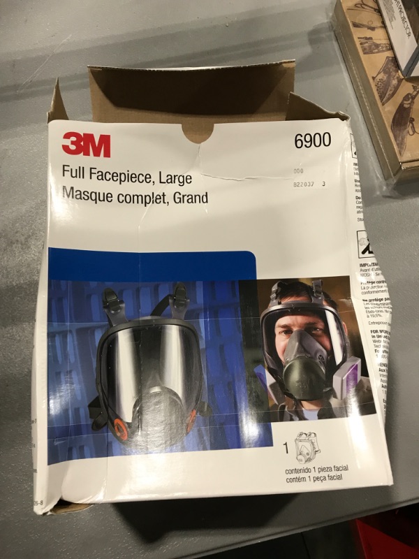 Photo 3 of 3M Full Facepiece Reusable Respirator 6900, Paint Vapors, Dust, Mold, Chemicals, Large damage box 
