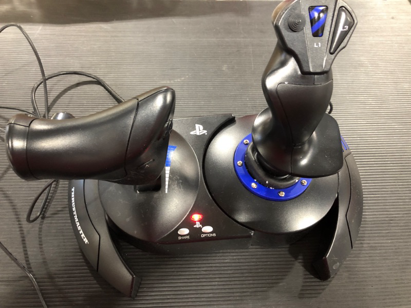 Photo 2 of Thrustmaster T.Flight HOTAS 4 (PS5, PS4 and PC)
