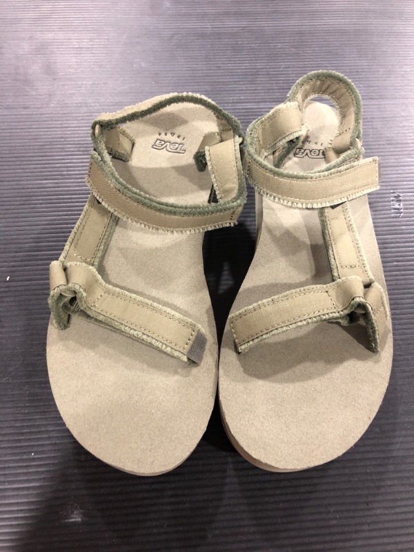 Photo 2 of [Size 9] TEVA Women's Midform Universal Canvas Comfortable Quick-Drying Sandal with Universal Strapping System   Olive