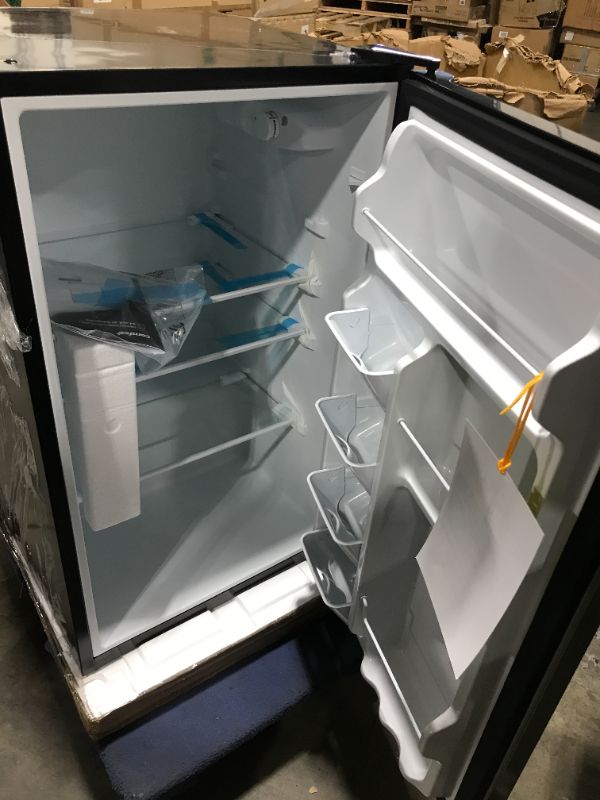 Photo 3 of Comfee CRM44S3AST Refrigerator, 4.4, Stainless Steel
