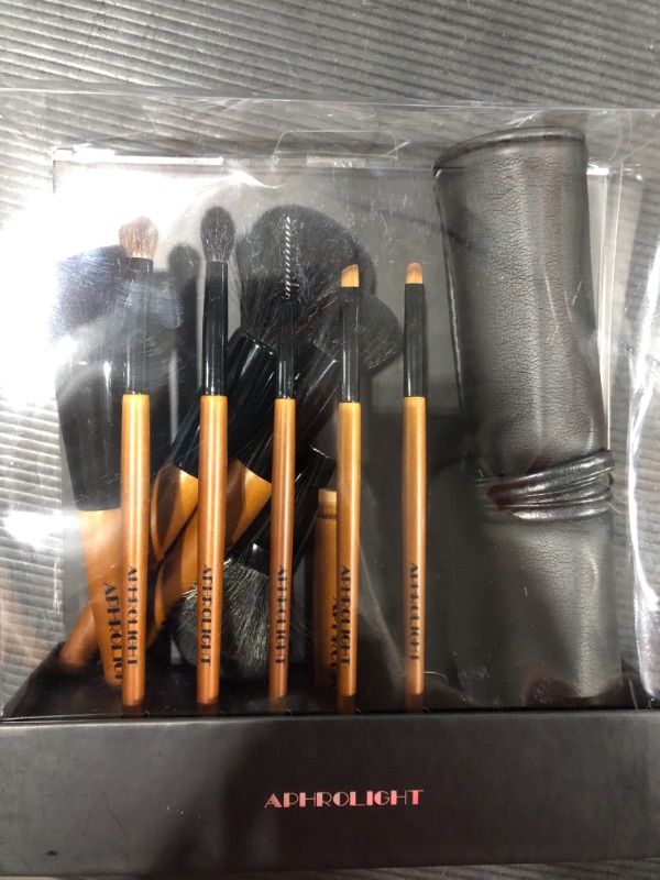 Photo 1 of APHROLIGHT ACCENTUATE YOUR BEAUTY BRUSH SET 10PCS 