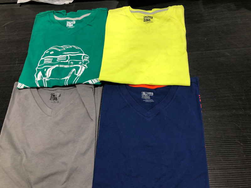 Photo 1 of 4PK BOYS V NECK TSHIRTS SIZE M