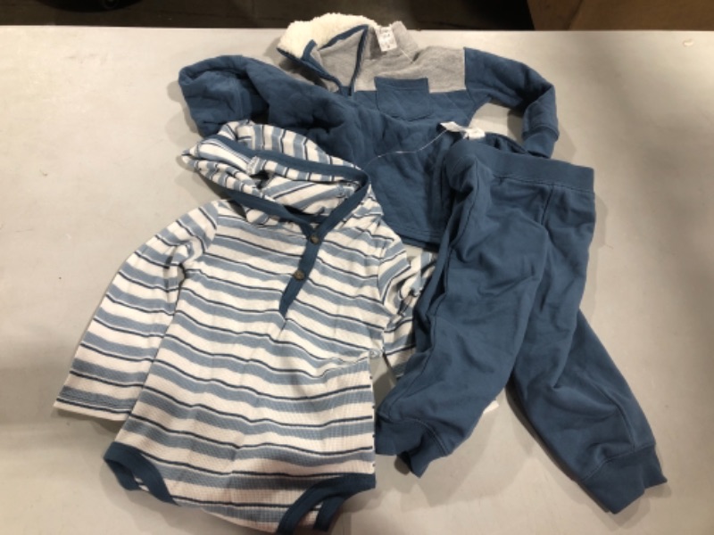 Photo 2 of Carters 3 piece set -- target clothes --size 18m