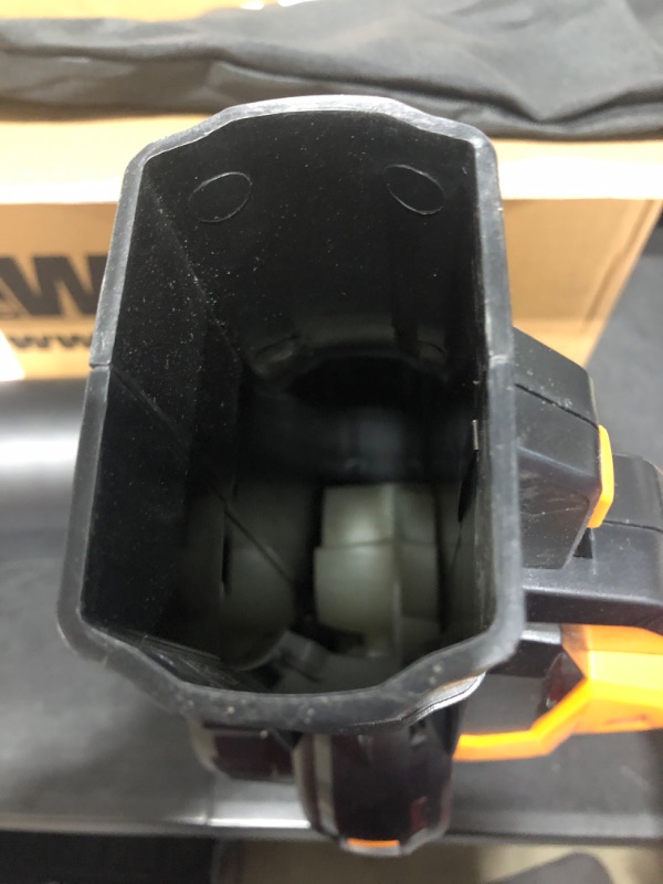 Photo 4 of 40V PowerShare Cordless Blower/Vac/Mulcher Kit, Metal Impeller