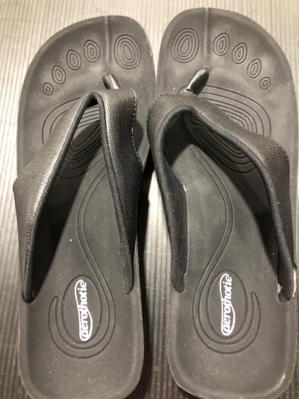 Photo 2 of AEROTHOTIC Original Orthotic Comfort Thong Style Flip Flops Sandals for Women with Arch Support for Comfortable Walk SIZE  9 Matt Black
USED