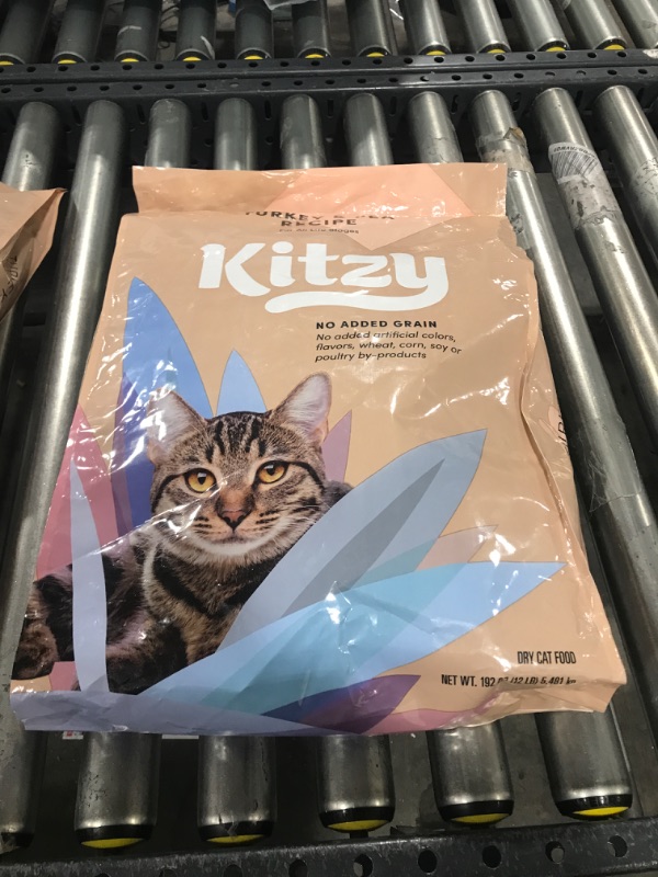 Photo 2 of Amazon Brand - Kitzy Dry Cat Food, Turkey and Pea Recipe, Grain-Free (12 lb bag) Turkey 12 Pound (Pack of 1)