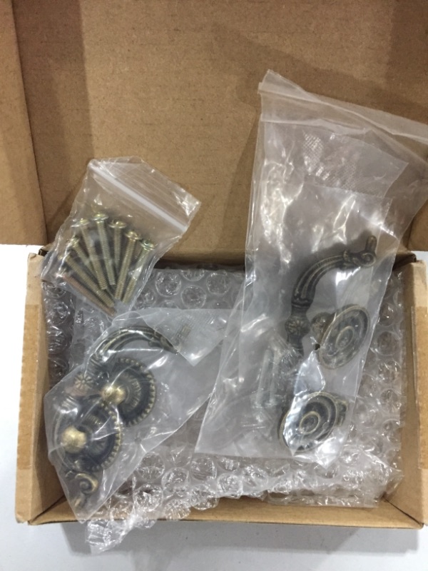 Photo 1 of 4 pack Drawer handles and screws 
