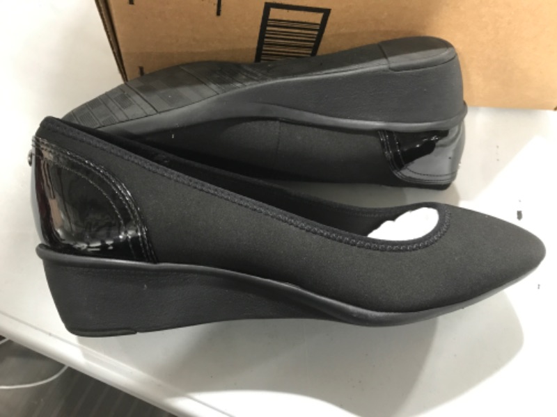 Photo 1 of Anne Klein Women's Uplift Ballet Flat
Size 8.5M